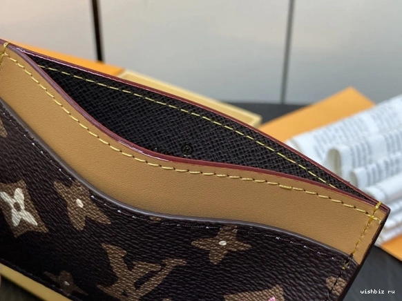 WIS VUITTON HOLDER-11*7*0.5cm CARD LOUIS 0305